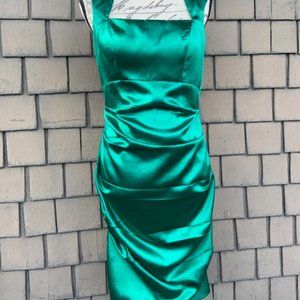Hailey Logan Satin Emerald Green Cut Out Dress PERFECT FOR HOLIDAY PARTY!!🎉